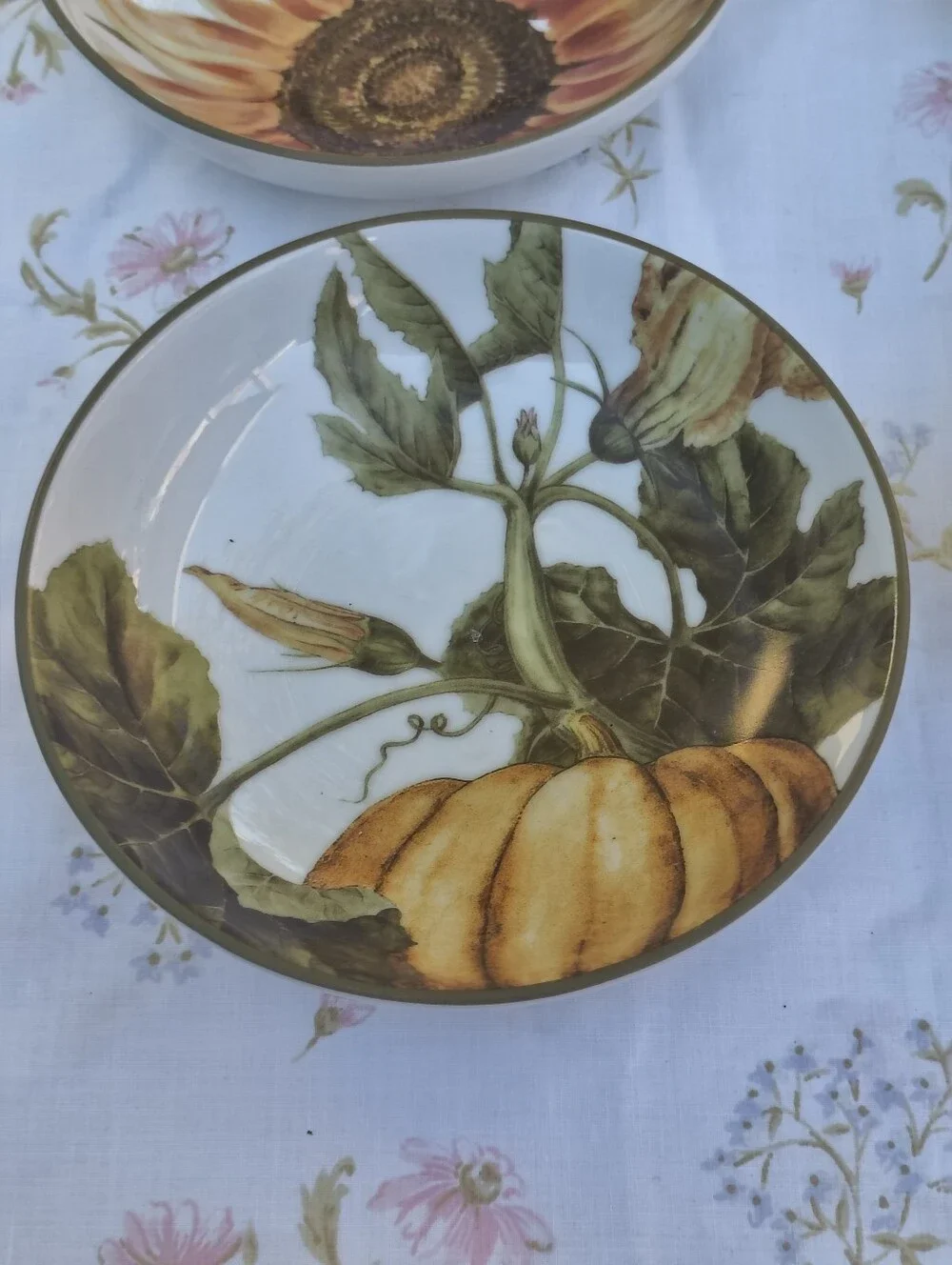 Set of 4 Williams-Sonoma Acorn Pumpkin Sunflower Dip Dishes